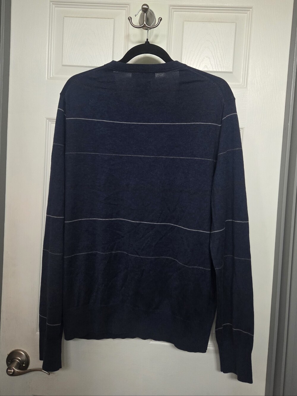 Banana Republic Luxury Blend Navy V-Neck Striped Sweater Silk Cotton Cashmere L - Picture 4 of 4